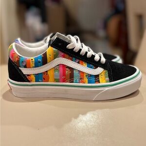 VANS x Sesame Street Old Skool Sneakers Rainbow Stripes Low Top Sneakers